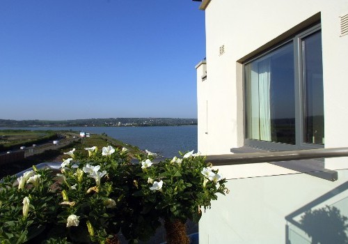 Photograph of balcony at Jacobs Island apartments